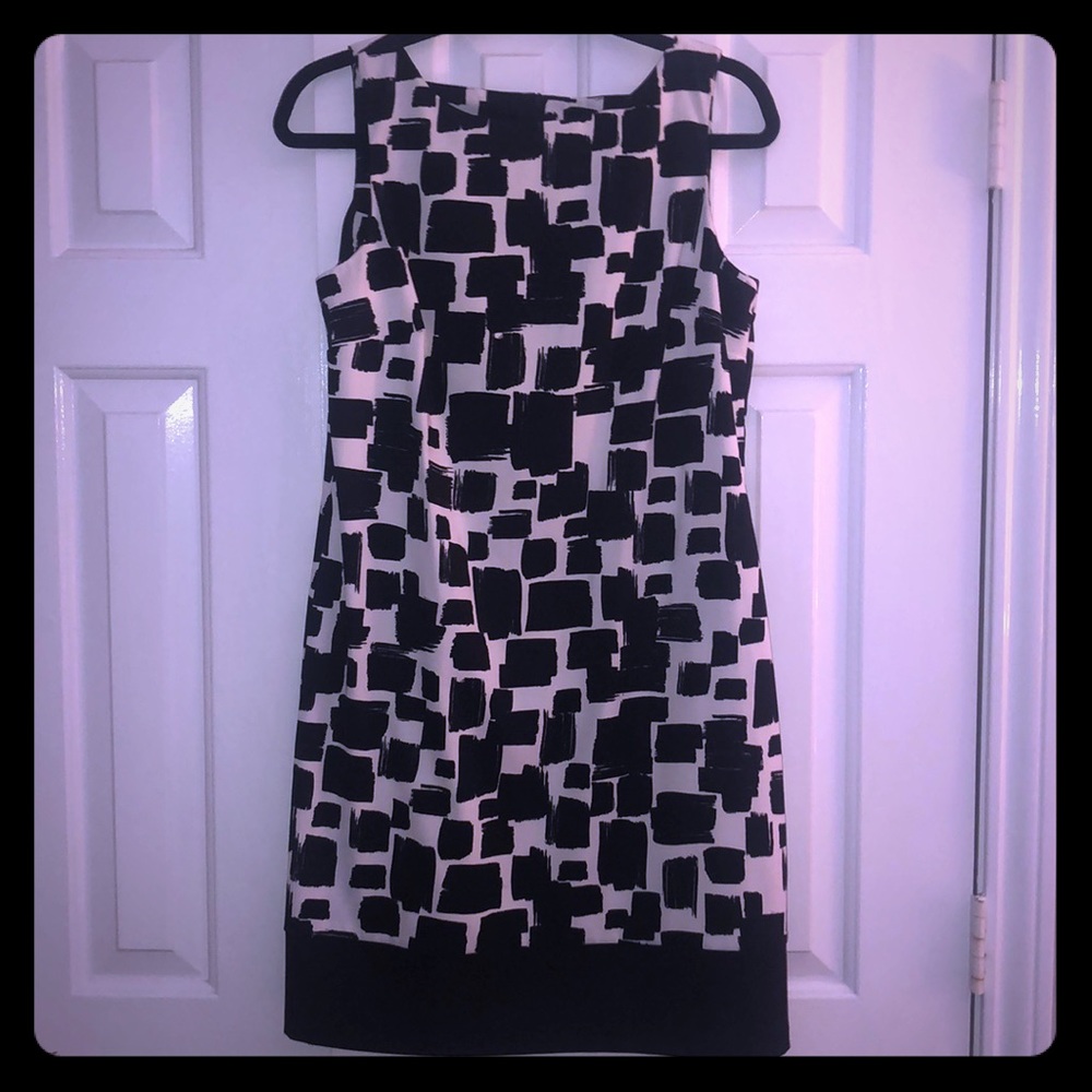Gorgeous black and white dress